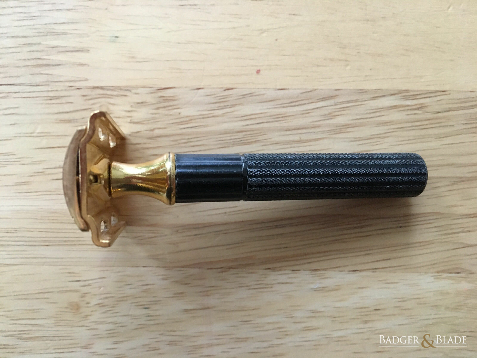 1938-1945 black handled gold Gillette Tech 4